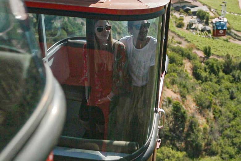 Disfrutando del teleférico de Viña Santa Cruz