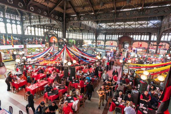 Santiago's Markets Free Walking Tour