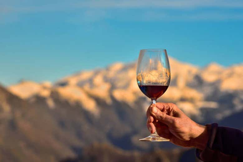 Completaremos el paseo con una cata de vino