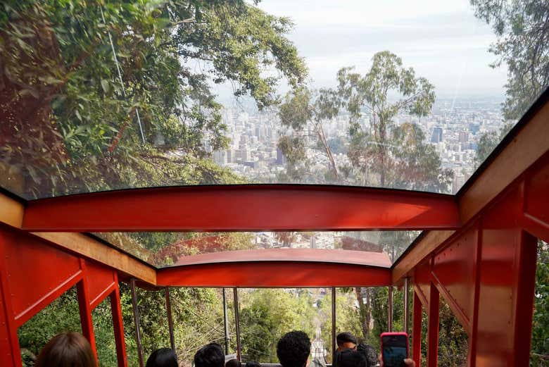 La vista desde el funicular del Cerro San Cristóbal
