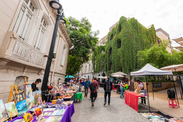 Pasearemos por el céntrico barrio Lastarria