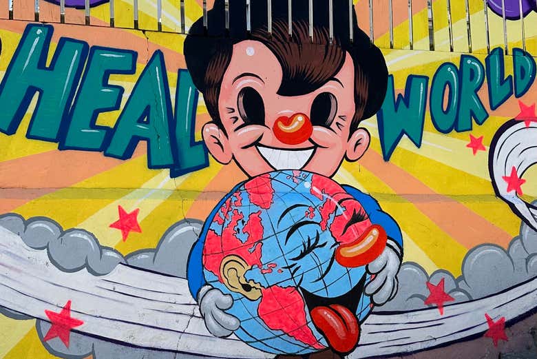 Mural "Heal World" em Valparaíso