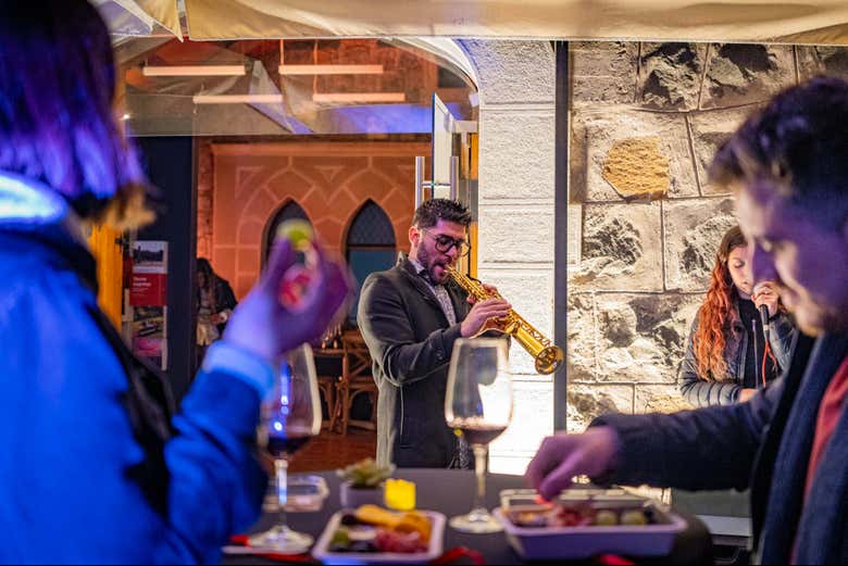 En la cata de vinos en el Cerro San Cristóbal