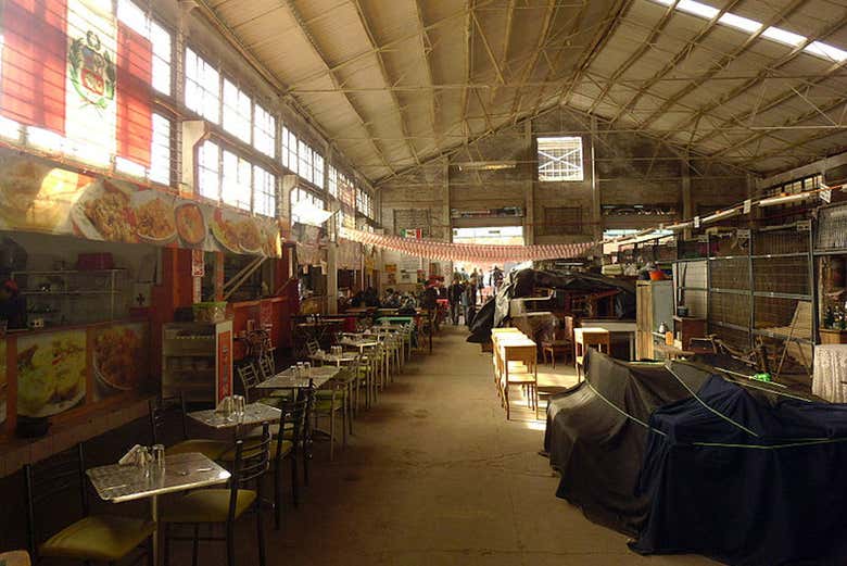 Recorriendo los puestos del mercado