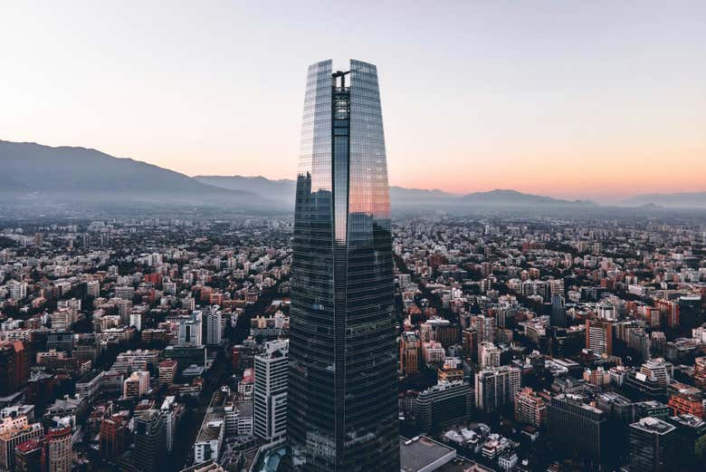 Pôr do sol sobre o Sky Costanera