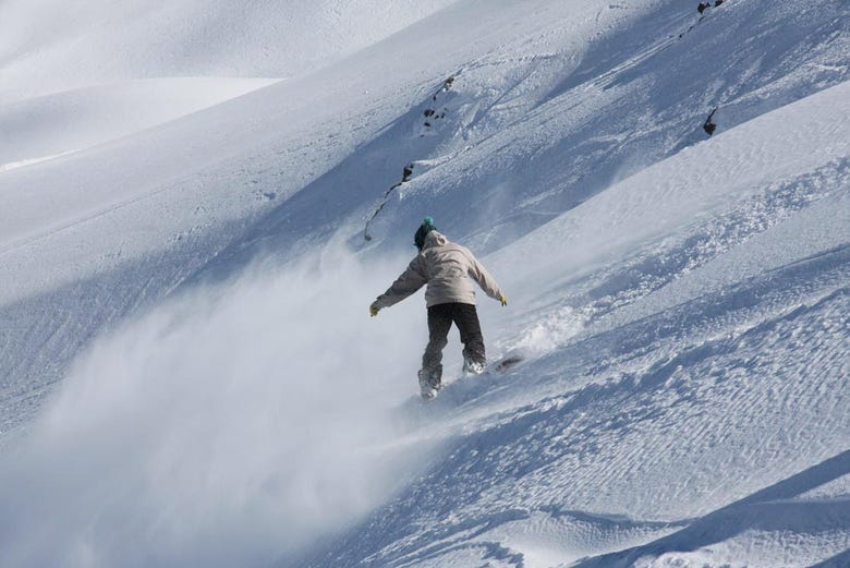 Snowboarding in Valle Nevado