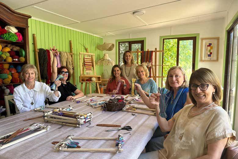 Disfrutando del taller de artesanía textil