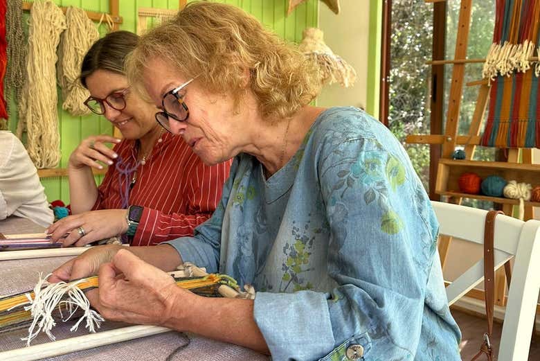 Vários tecidos coloridos sobre uma mesa