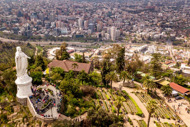 Vista de Santiago desde el cerro San Cristóbal