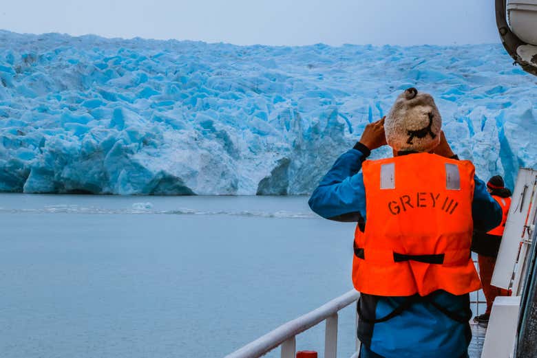 Observando el glaciar Grey desde el barco
