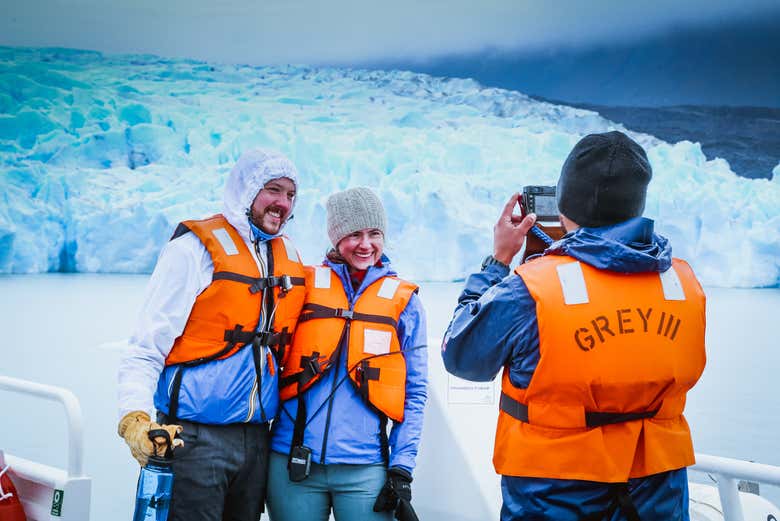 Fotografiando el glaciar Grey desde el barco