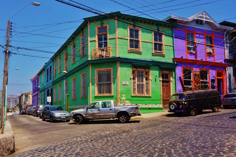 The colourful facades of the buildings of Valparaiso