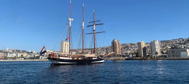 Valparaíso Guided Tour + Boat Ride