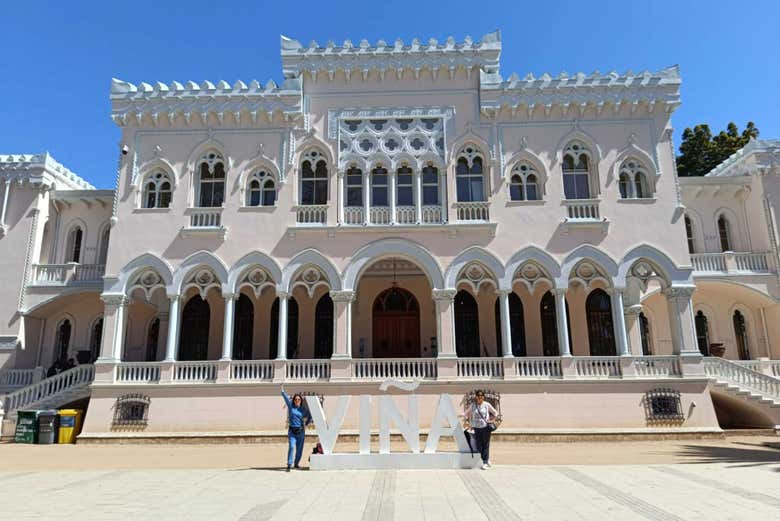 Palácio Vergara com o letreiro de Viña