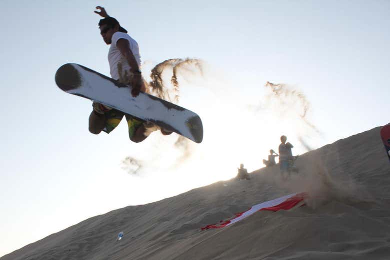 Practicando sandboarding