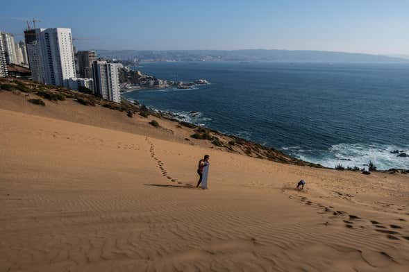 Sandboarding en las dunas de Concón