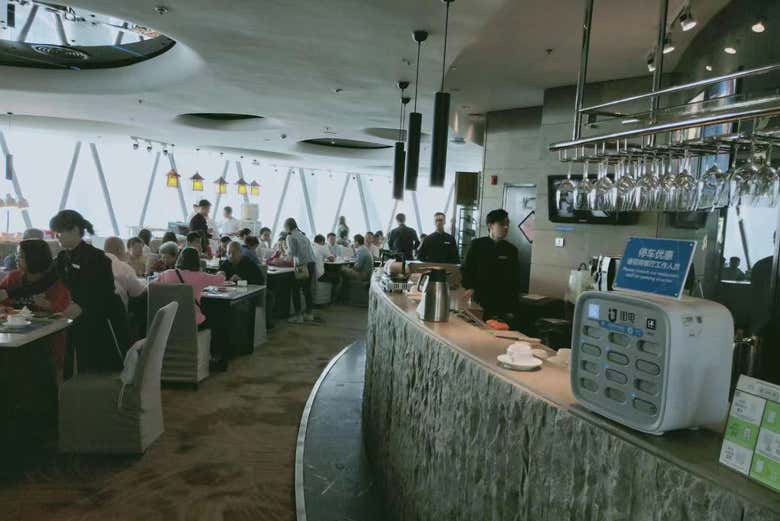 Disfrutando de una cena en las alturas