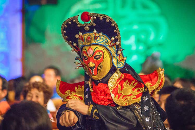 Impresionante máscara en la ópera de Sichuan