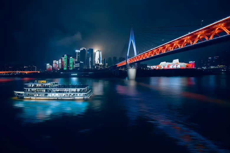 Naviguez au confluent du Yangtsé et du Jialing