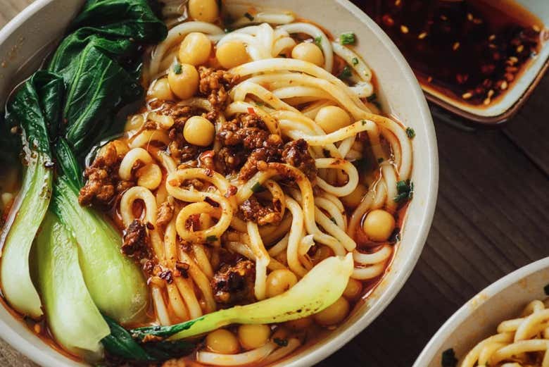 Unos populares noodles picantes