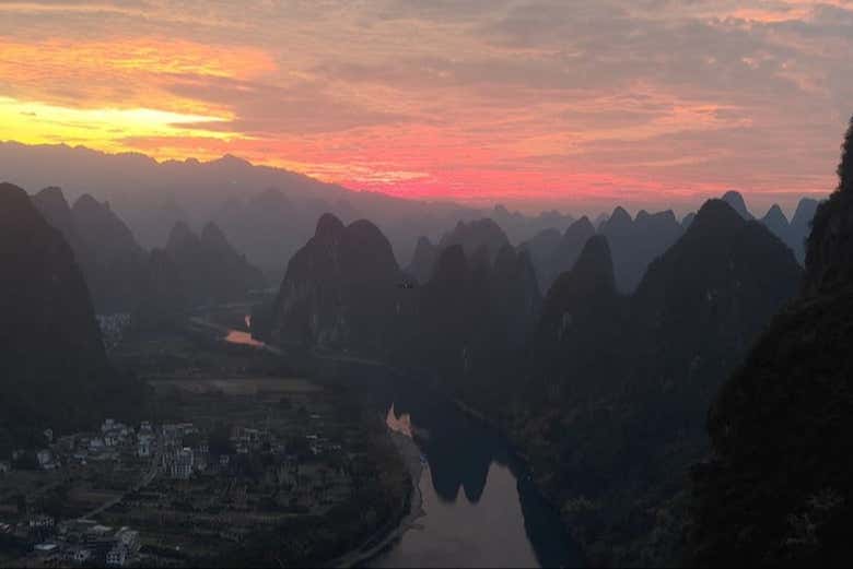 Il cielo si tinge di rosa all'alba