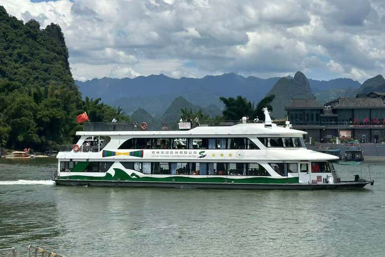 Navegando por el río Li en el crucero de 4*