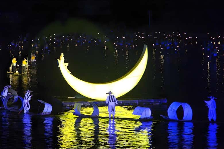 The Liu Sanjie Show is made up of over 600 actors