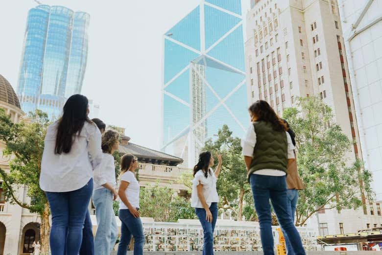 Contemplando los rascacielos de Hong Kong
