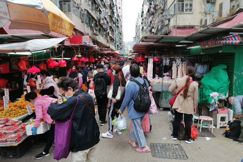 Il Ladies Street Market