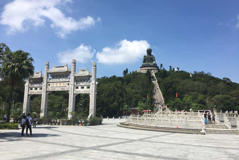 Marches du Grand Bouddha