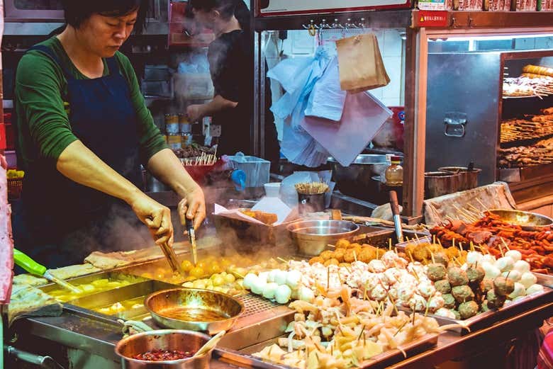 Bancarella di street food di Hong Kong