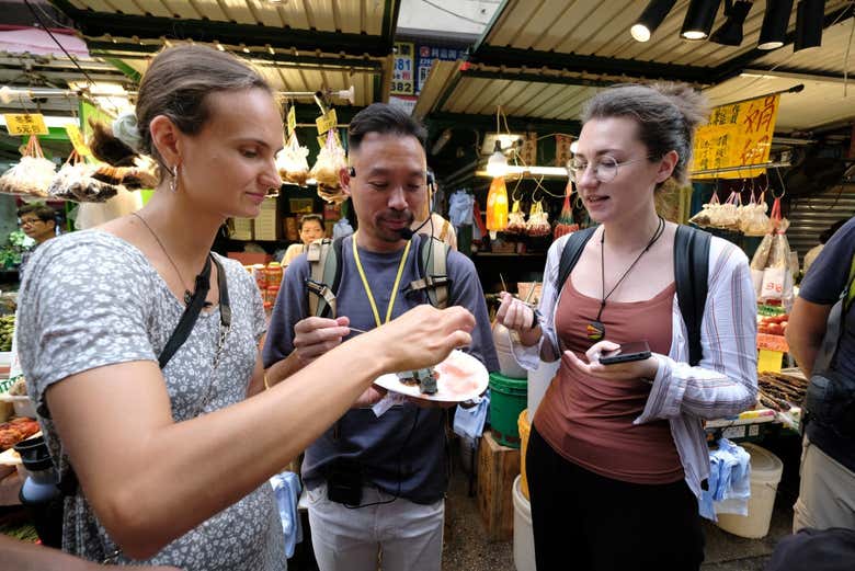 Taste the market's traditional dishes