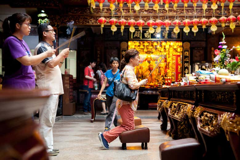 Una típica escena en los templos de Keelung