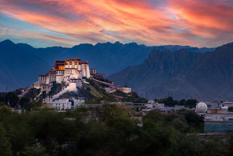 Templo de Lhasa al atardecer