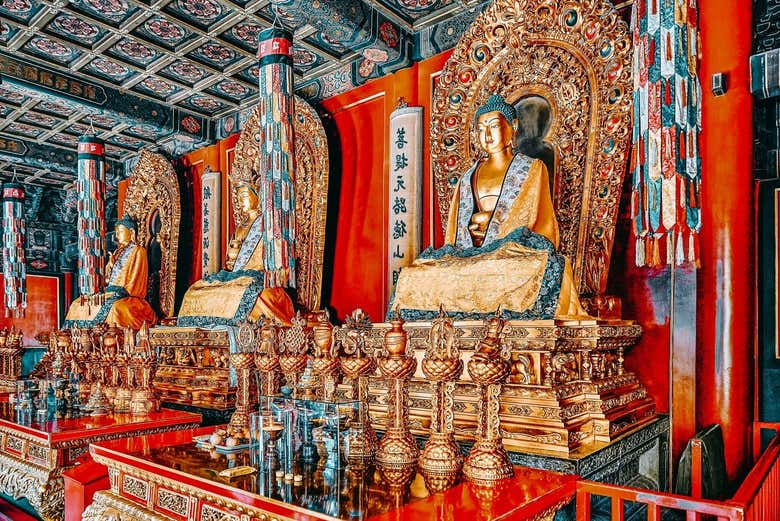 Impressionante altar no templo