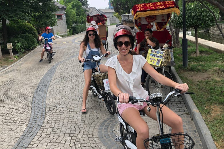 Enjoying the electric bike tour of Beijing
