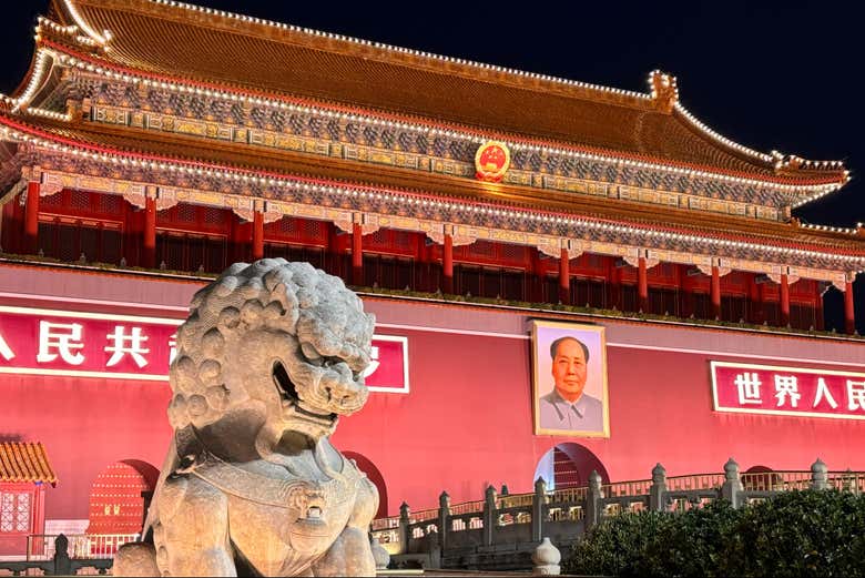 Puerta de Tiananmén por la noche