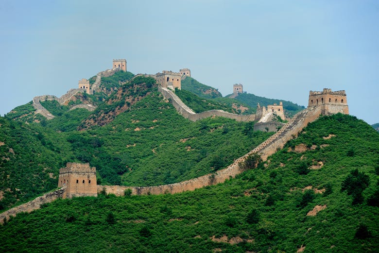 Get sunning views of the Great Wall of China