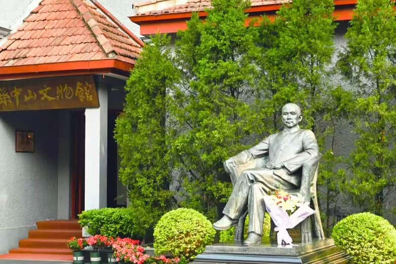 En las afueras del sitio conmemorativo de Sun Yat-sen