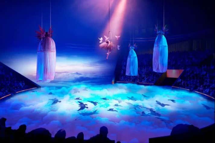 Bailarinas de tecido durante a apresentação