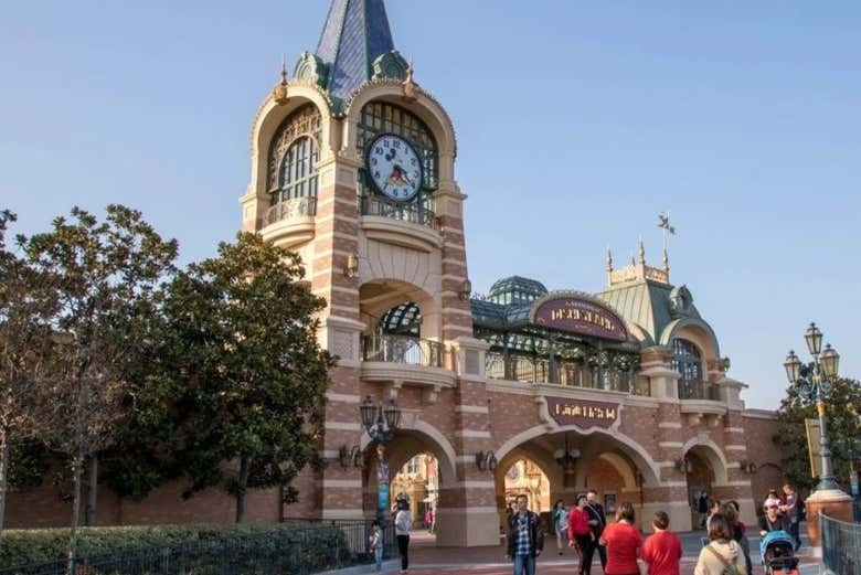 Entrando al parque Disney de Shanghái