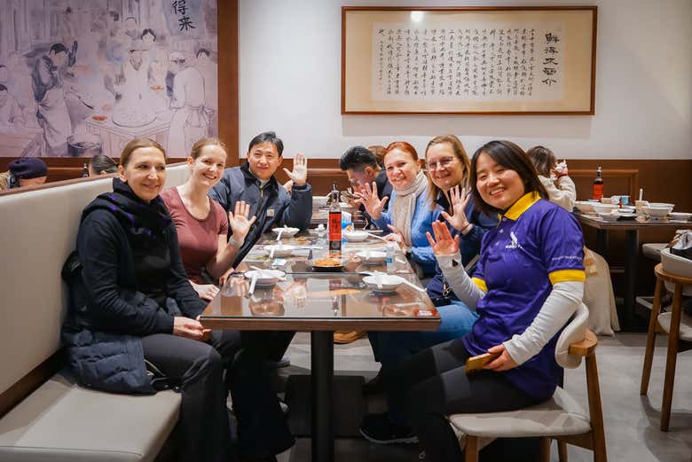Have fun on this food tour in Singapore!
