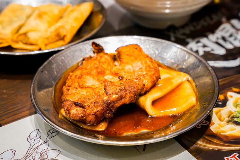 Enjoy this food tour with us!
