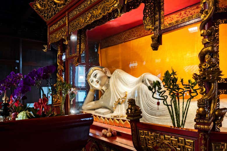 Interior del Templo del Buda de Jade