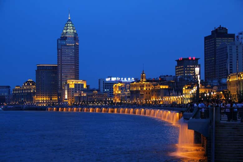 Ribera del río Huangpu a su paso por Shanghái
