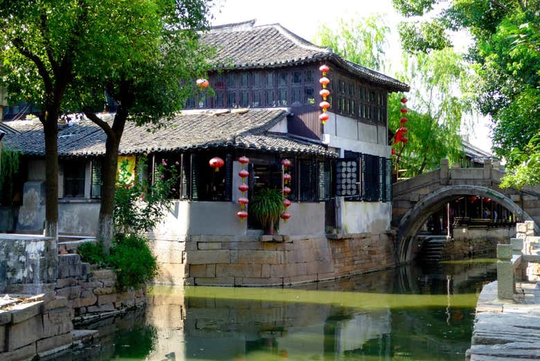 Puente de piedra de Luzhi