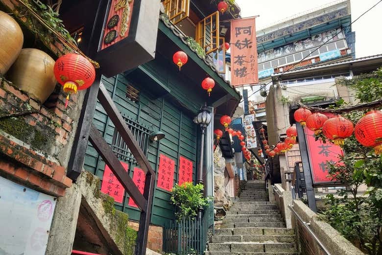 A picturesque street in Jiufen