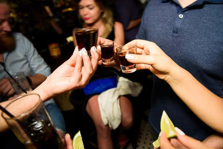 ¡Un brindis por la amistad!