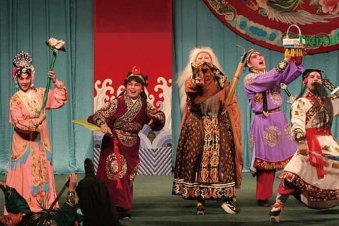 Vous aimerez les différentes danses traditionnelles