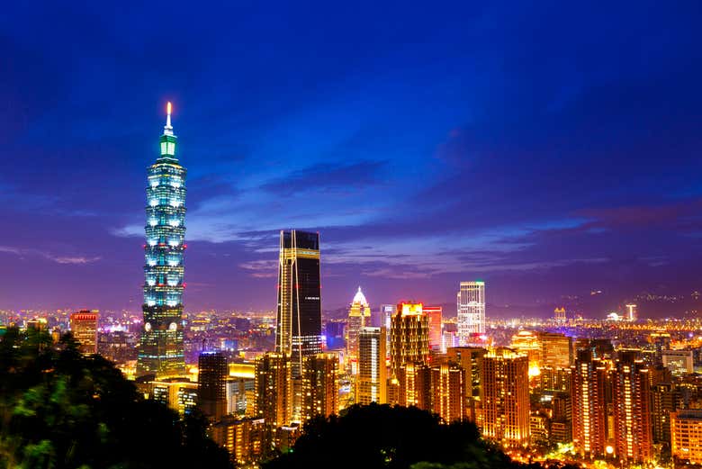 Taipei ao anoitecer